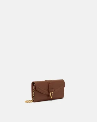 Billetera de cuero con cadena V