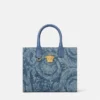 Bolso tote pequeño de denim Barocco La Medusa Bolso tote pequeño de denim Barocco La Medusa