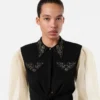 Camisa corta de georgette con tachuelas Camisa corta de georgette con tachuelas