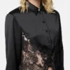 Camisa corta de satén con ribete de encaje
