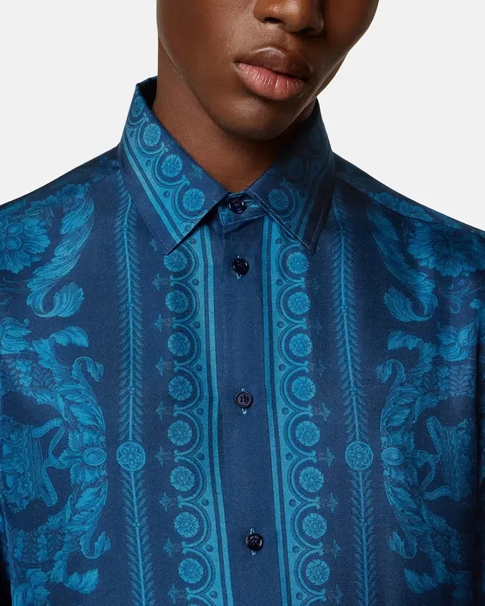 Camisa slim de sarga de seda estampada Camisa slim de sarga de seda estampada