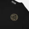 Camiseta ajustada con emblema en V