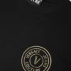 Camiseta ajustada con emblema en V