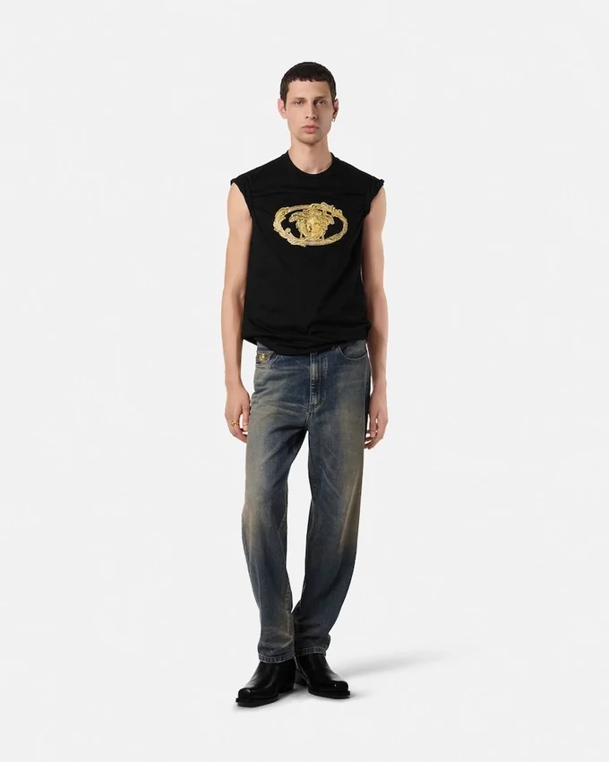 Camiseta Buckle Crest bordada Camiseta Buckle Crest bordada
