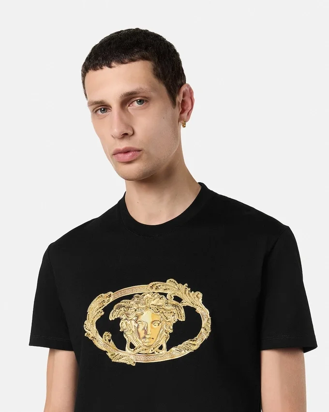 Camiseta Buckle Crest bordada Camiseta Buckle Crest bordada