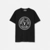 Camiseta con logotipo en V