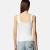 Camiseta sin mangas acanalada con hebilla barroca