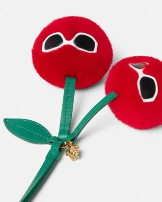 Colgante mullido con cerezas
