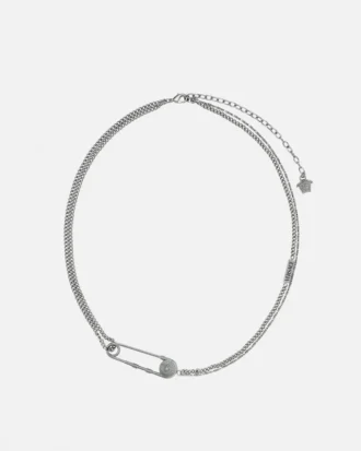 Collar con imperdible