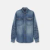 Confeccionada en Japón. Sobrecamisa de denim