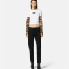 Jeans con logotipo bordado Jeans con logotipo bordado
