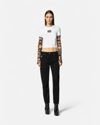 Jeans con logotipo bordado