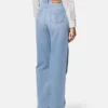 Jeans de corte regular y cintura alta con adornos Jeans de corte regular y cintura alta con adornos
