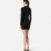 Mini vestido ajustado con imperdible Mini vestido ajustado con imperdible