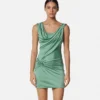 Mini vestido drapeado con imperdible Mini vestido drapeado con imperdible