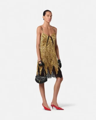 Mini vestido lencero de seda con estampado de guepardo
