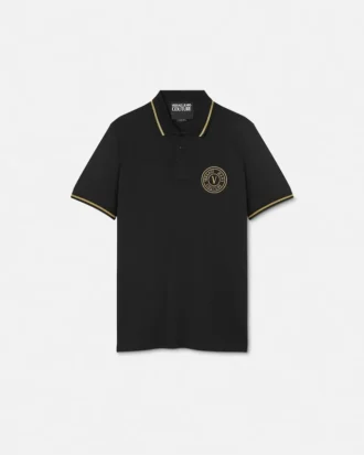 Polo con emblema V bordado