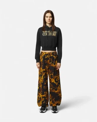 Sudadera con capucha corta con logotipo