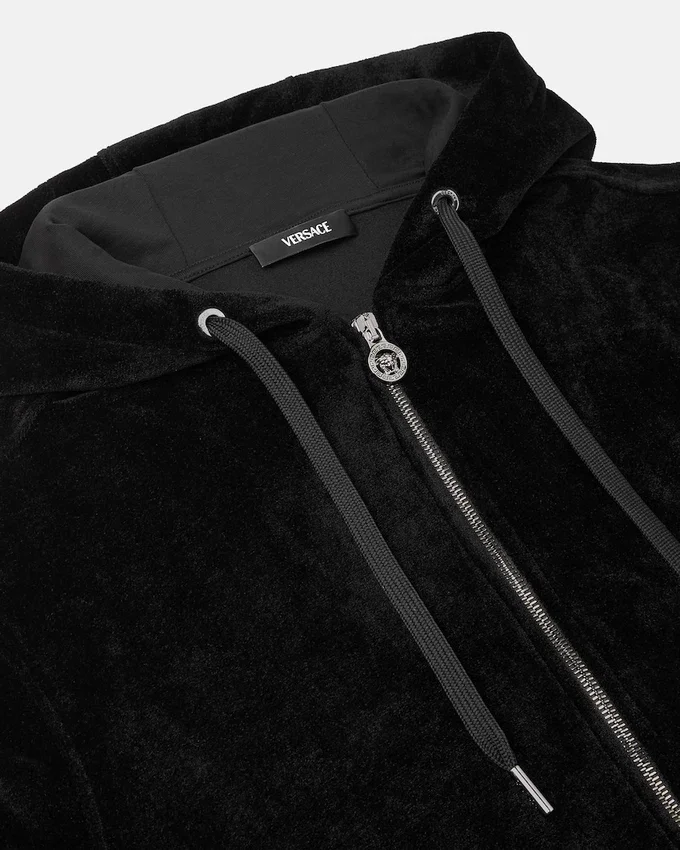 Sudadera con capucha y cremallera bordada en chenilla Sudadera con capucha y cremallera bordada en chenilla