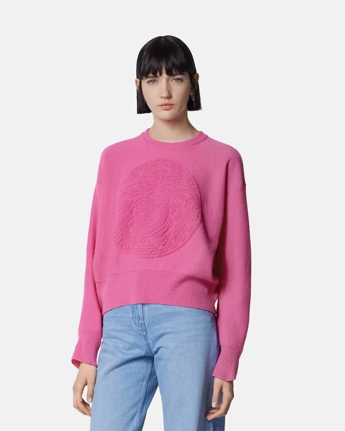 Suéter de punto con Medusa en mezcla de cachemira Suéter de punto con Medusa en mezcla de cachemira