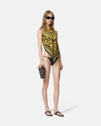 Top foulard estampado con cubierta