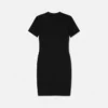 Vestido camiseta con emblema en V Vestido camiseta con emblema en V