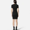 Vestido camiseta con emblema en V Vestido camiseta con emblema en V