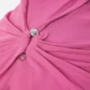 Vestido fruncido con imperdible Vestido fruncido con imperdible