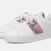 Zapatillas adornadas con Greca Zapatillas adornadas con Greca