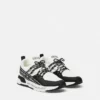 Zapatillas con logotipo dinámico