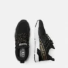 Zapatillas con logotipo dinámico