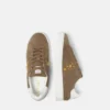 Zapatillas de ante con adornos Greca Sneakers Zapatillas de ante con adornos Greca Sneakers